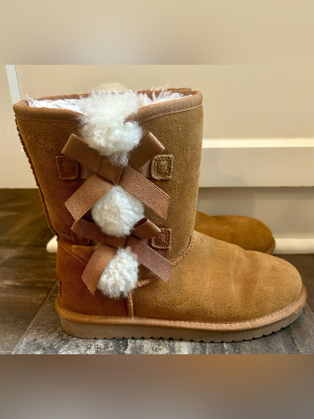 Kookaburra by UGG Calf  Boot Chestnut Suede Bow Detail Women's Size  6